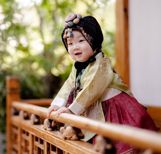 한복을 입은 아이, 궁궐과 민속박물관은 한복 사진 찍기 좋은 곳